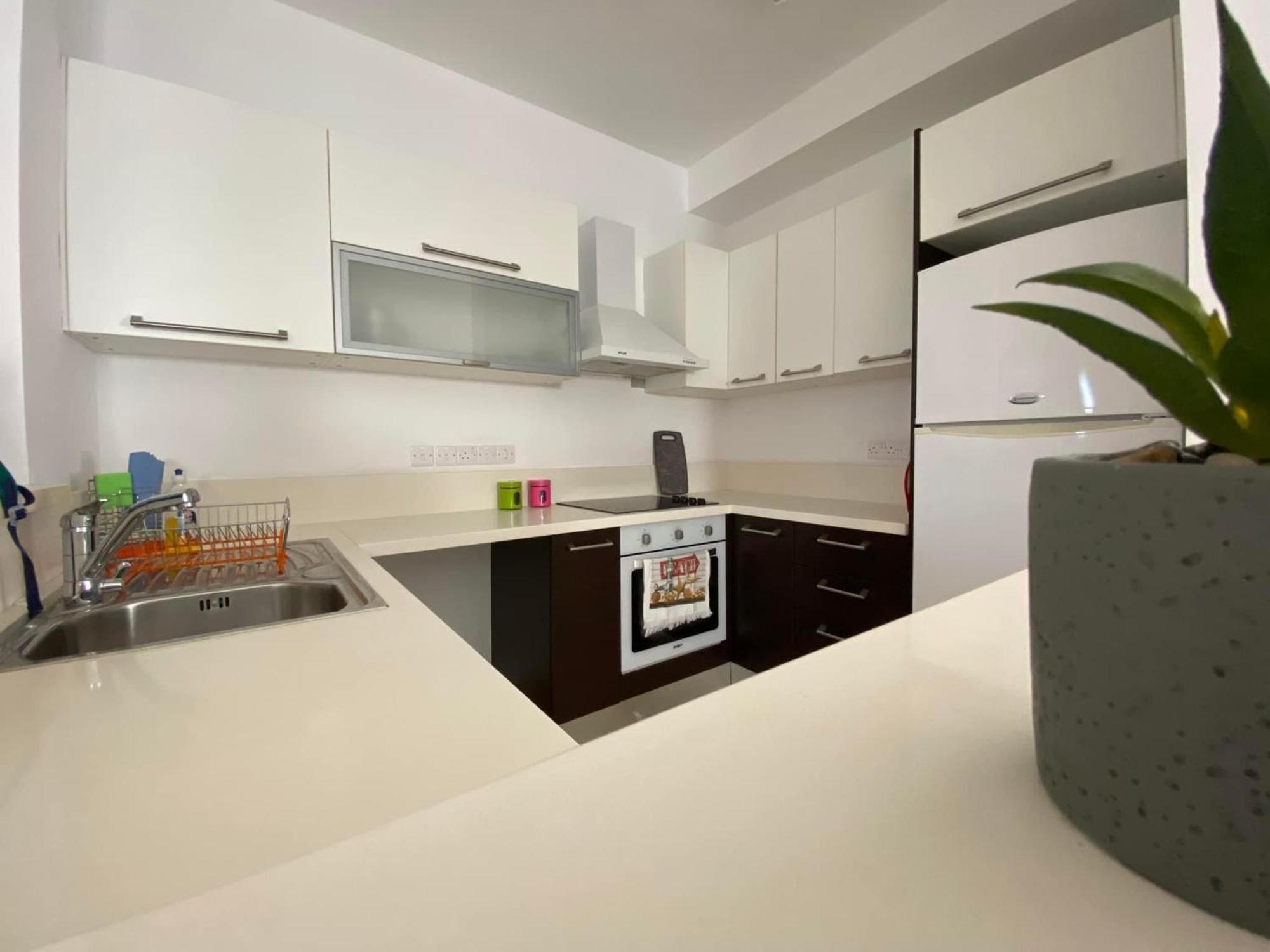 Aphrodite Gardens 2 Bedroom דירה *